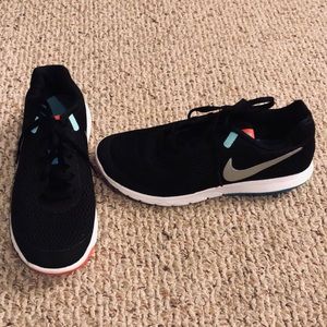 Nike Flex Experience Run Black SZ 8